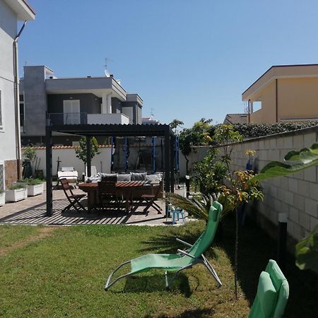 Villa Vita - Monolocale Con Giardino Acilia Εξωτερικό φωτογραφία